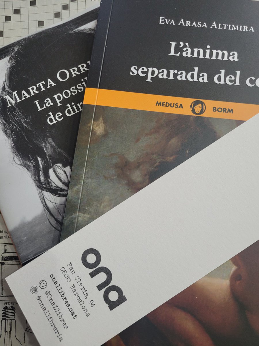 Fanny Tur Riera (@fannyturriera) on Twitter photo El cap de setmana passat vaig passar per <a href="/OnaLlibres/">Ona Llibres</a> <a href="/iolandabatalle/">Iolanda Batallé Prats</a> <a href="/mahler_77/">Guillem 🦋🏳️🌈</a>
i em vaig emportar aquestes dues petites joies d'<a href="/EvaArasa/">Eva Arasa Altimira</a> i <a href="/MartaOrriols/">marta orriols</a> que te toquen el cor <a href="/erotic_medusa/">Medusa</a> <a href="/Ed_proa/">Edicions Proa</a> <a href="/Grup62/">Grup62</a> #llibres #llibreries #llegirencatalà #lallibertatésunallibreria El cap de setmana passat vaig passar per <a href="/OnaLlibres/">Ona Llibres</a> <a href="/iolandabatalle/">Iolanda Batallé Prats</a> <a href="/mahler_77/">Guillem 🦋🏳️🌈</a>
i em vaig emportar aquestes dues petites joies d'<a href="/EvaArasa/">Eva Arasa Altimira</a> i <a href="/MartaOrriols/">marta orriols</a> que te toquen el cor <a href="/erotic_medusa/">Medusa</a> <a href="/Ed_proa/">Edicions Proa</a> <a href="/Grup62/">Grup62</a> #llibres #llibreries #llegirencatalà #lallibertatésunallibreria