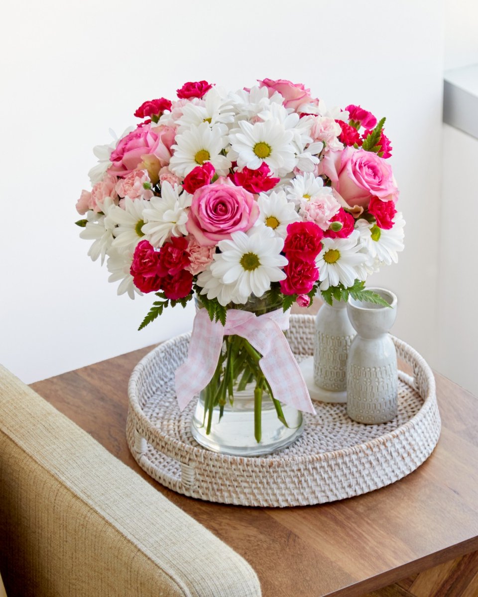 Ever met a flower you didn't like? Us neither. 🌸
Find your new floral favorite on our website.

#FlowerLove #SpringFavorites #FromYouFlowers