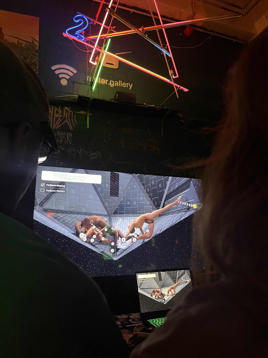 SexWFriendsGame's tweet image. Thanks for coming to see our game at @AMazeFest! @rrza