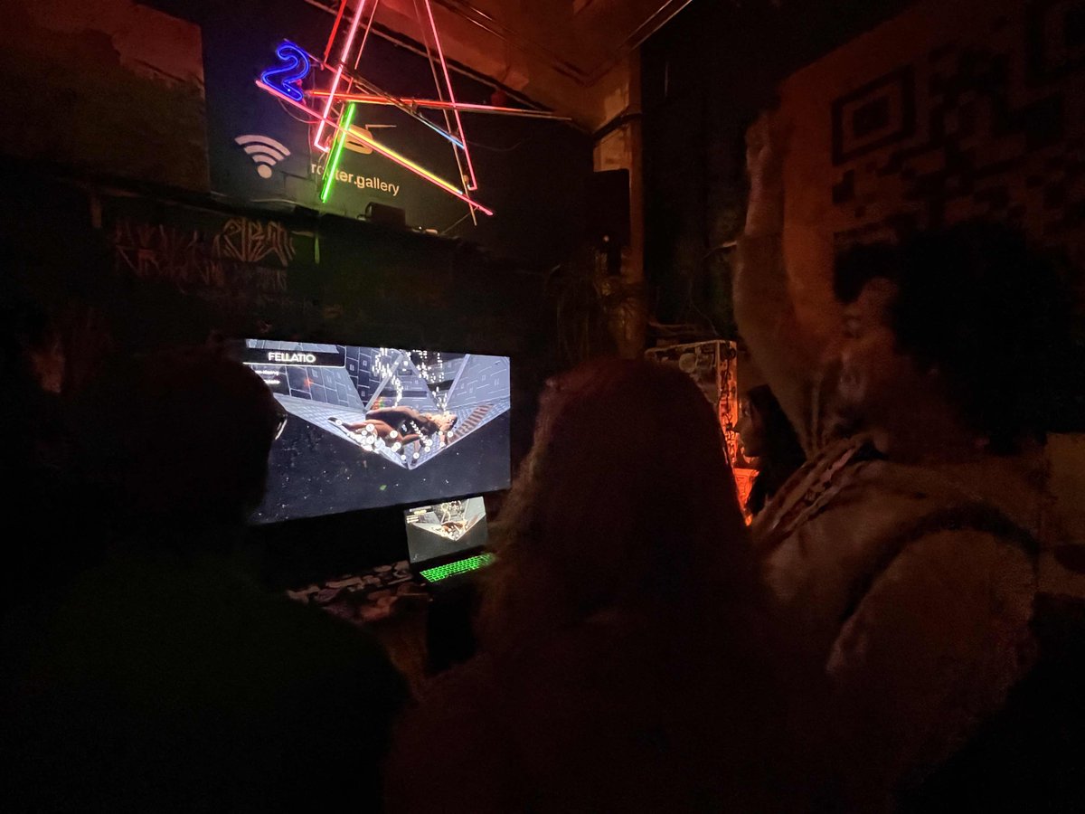 SexWFriendsGame's tweet image. Thanks for coming to see our game at @AMazeFest! @rrza