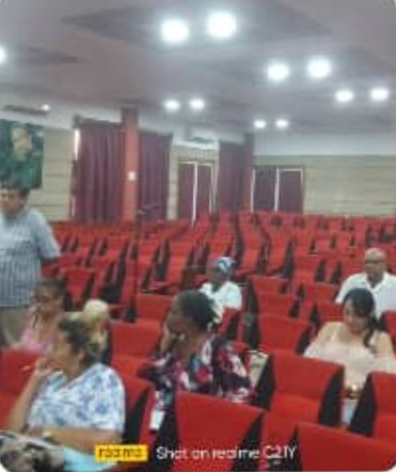 AnadieskaM's tweet photo. Se realiza reunión de trabajo en la dirección provincial de salud para el análisis de los indicadores trimestrales. #JuntosPorMayabeque. https://t.co/LDPoHXcYUU