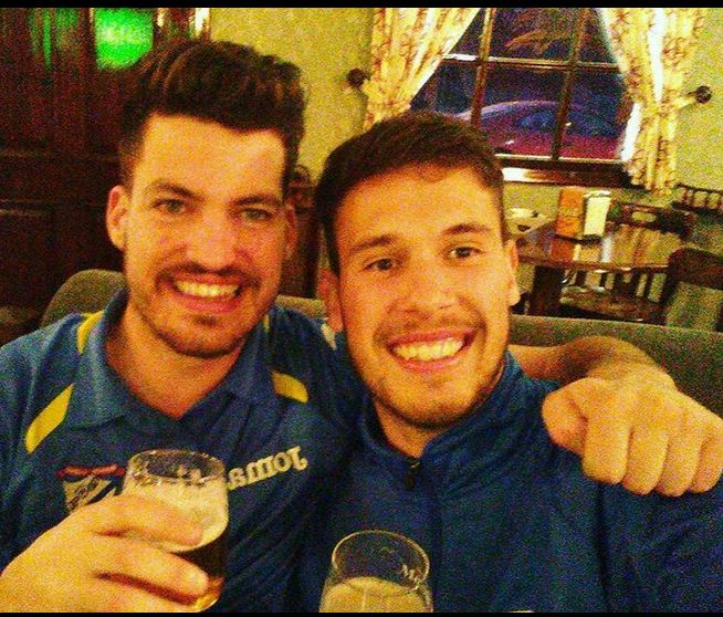 CDSCiprian's tweet photo. Hoxe toca despedir a duas das mais grandes lendas do noso Club. Deixan detrás un gran legado mais aló de ascensos e victorias, compromiso e amor por unhas cores e un escudo. Moitas gracias cracks, aquí sempre teredes a vosa casa e os vosos amigos, apertas. https://t.co/eUJ6WwCMie