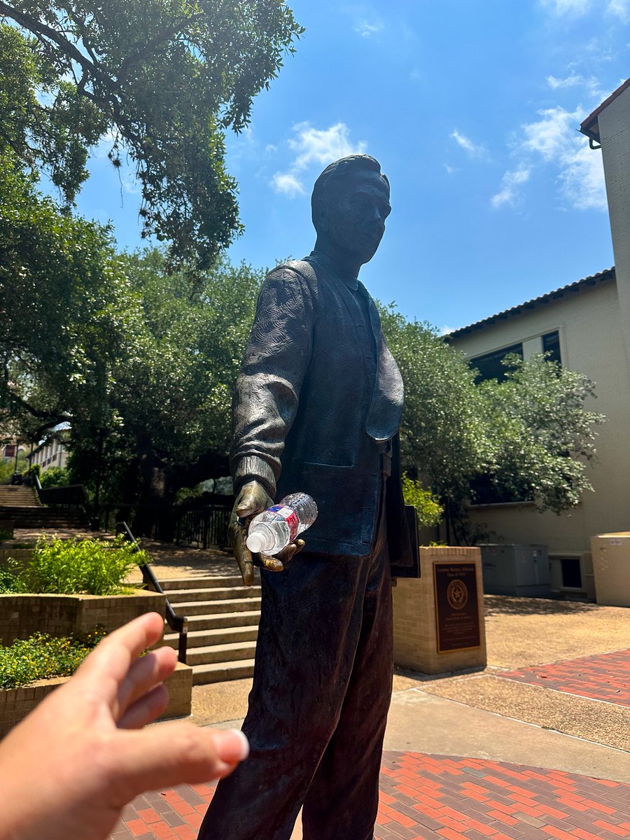 anawebb01's tweet photo. Even LBJ knows hydration is key!  @txst https://t.co/BP2htTAPkJ