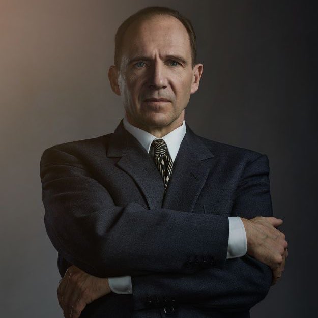 thiegonovais's tweet photo. VOLDEMORT E SNOW! O ator Ralph Fiennes foi confirmado como presidente Snow no novo filme de Jogos Vorazes: "Amanhecer na Colheita".

Esse elenco tá bom demais. Baita escolha! https://t.co/l4xfbeopzb