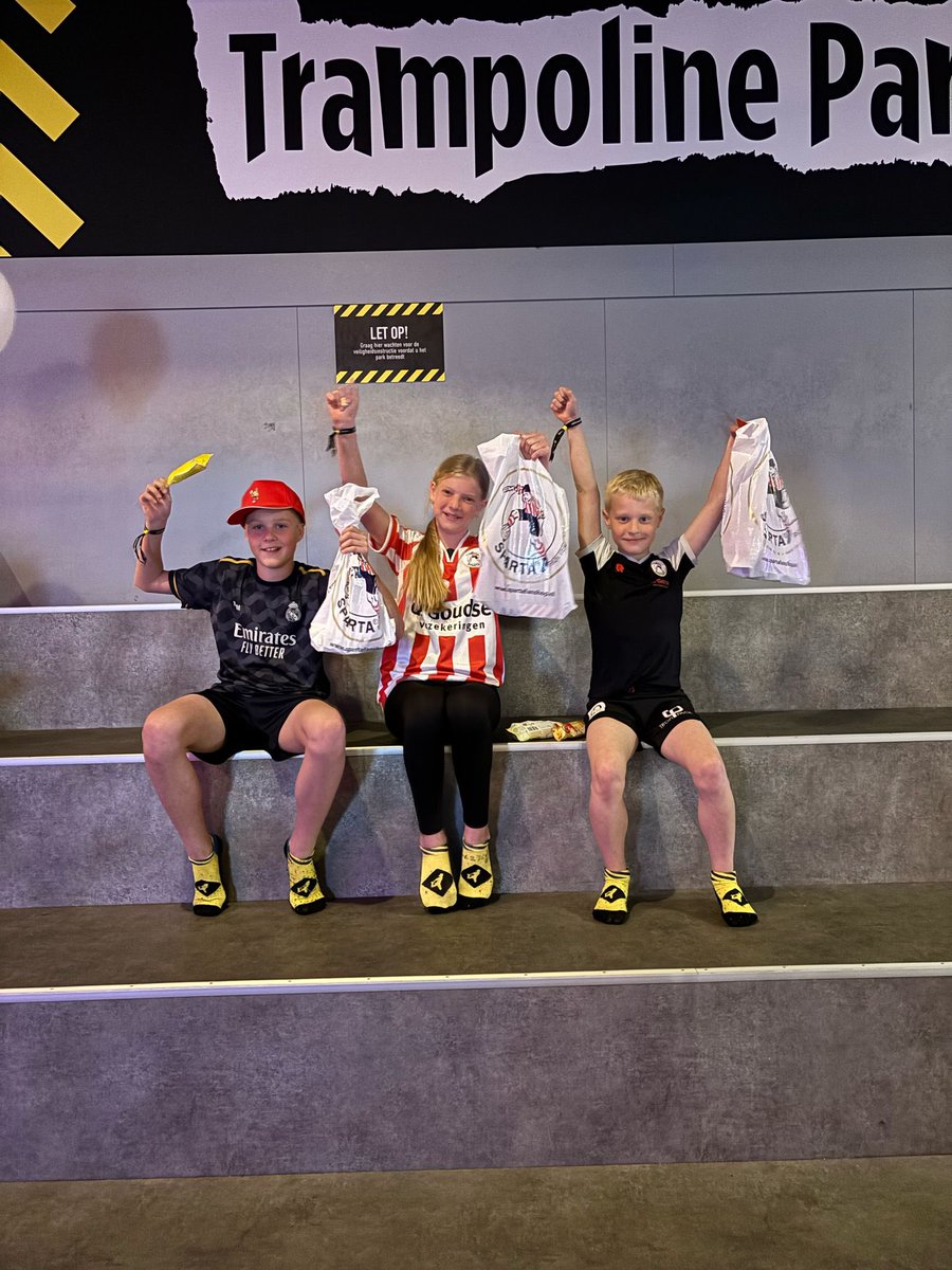 Spartaantjes's tweet photo. We sluiten de dag af met een lekker patatje 🍟 en leuke goodiebag van Sparta &amp; You Jump! https://t.co/XdImjt7rfm
