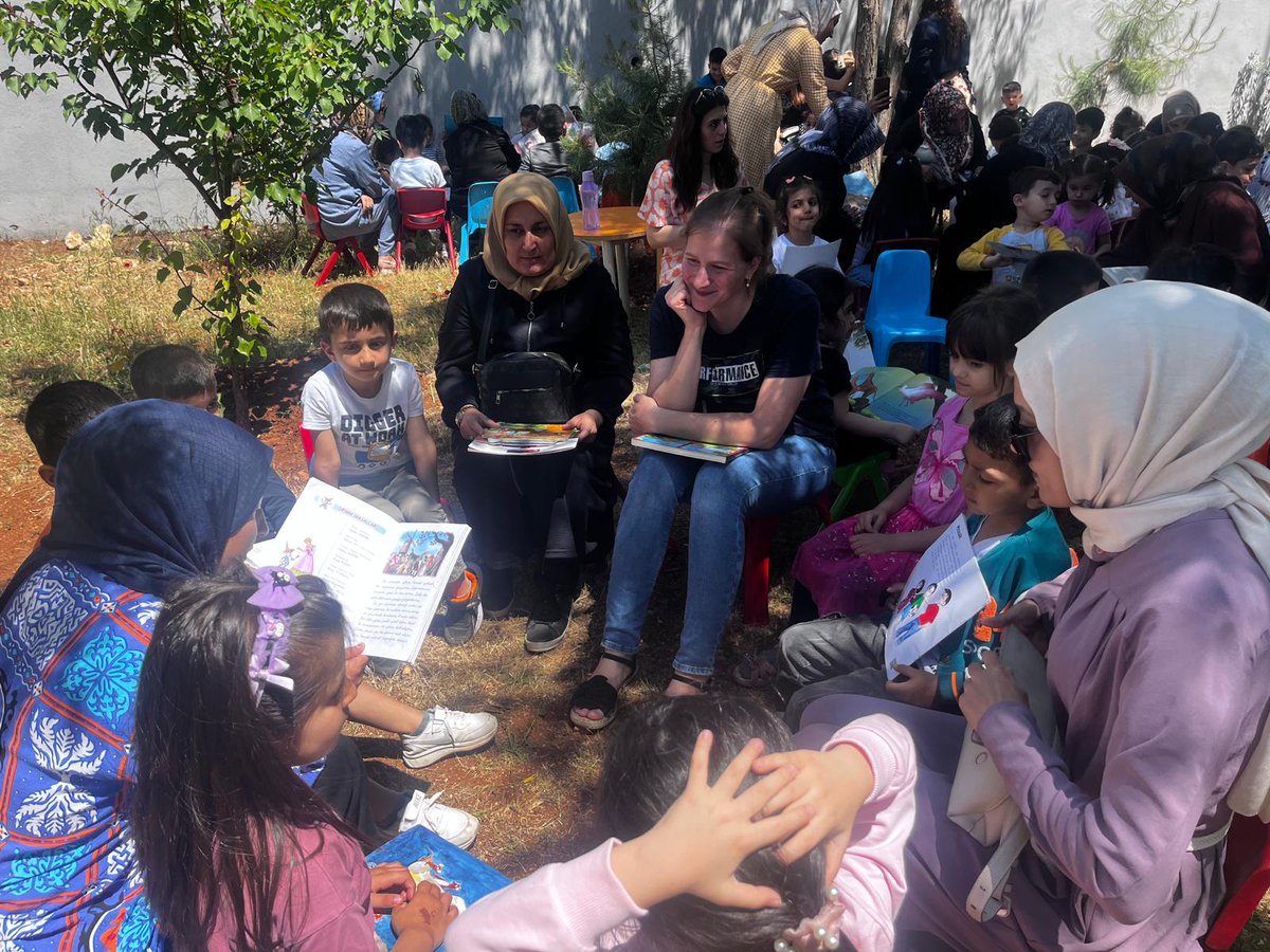 FatihFetih02's tweet photo. #OkuryazarGaziantep Gaziantep Şehitkamil Emrullah Şule Anaokulu olarak, Okuryazar Gaziantep projesi kapsamında öğrencilerimiz, personelimiz ve velilerimizin katılımıyla "Okul Bahçesinde Kitap Okuma Etkinliğini gerçekleştirdik. @gantepvaliligi @Gaziantep_MEM https://t.co/jnxsIxEbRk