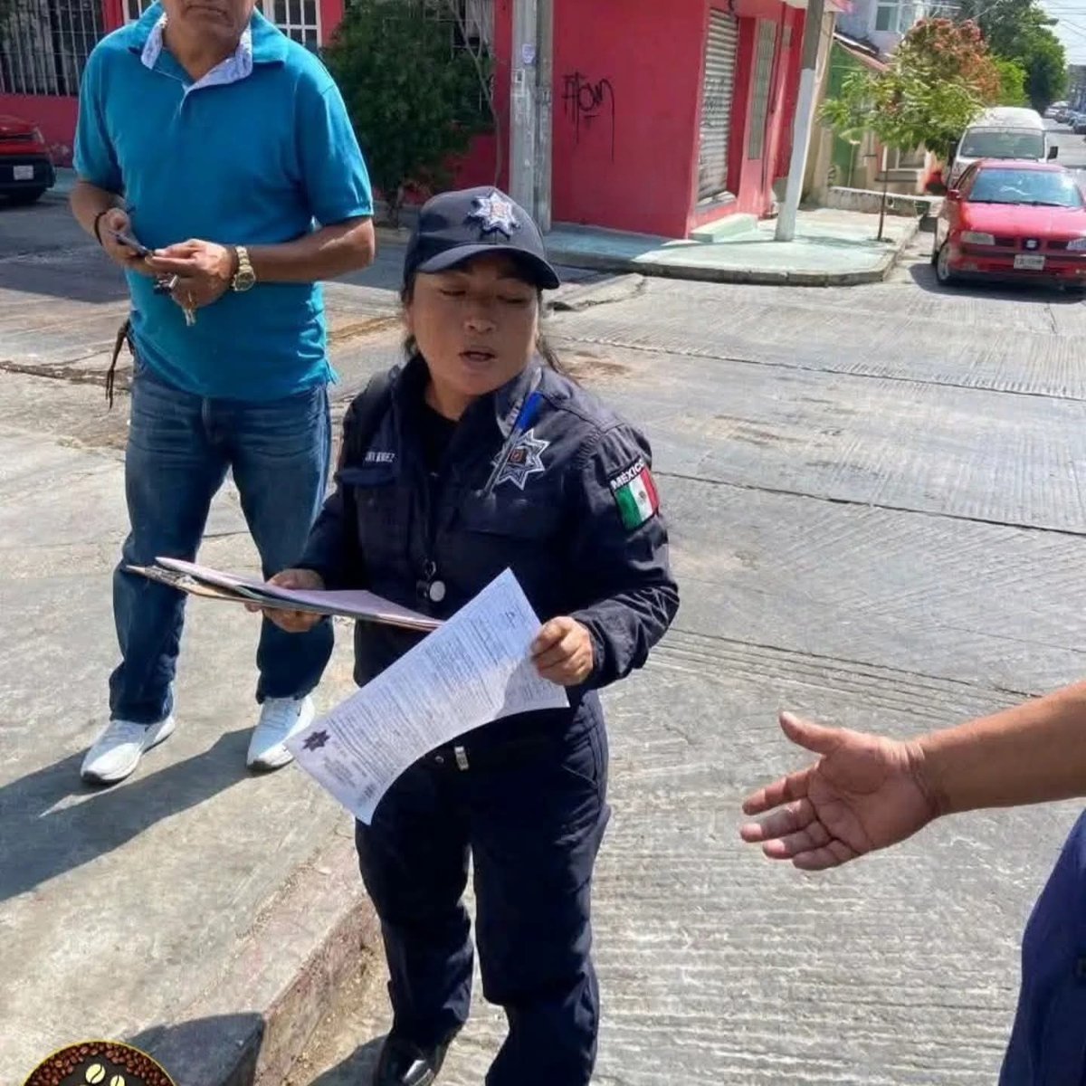 Quietos que nadie se mueva.🚔👮🏻‍♂️

Ya llego la PONYCIA 😂😂😂😂