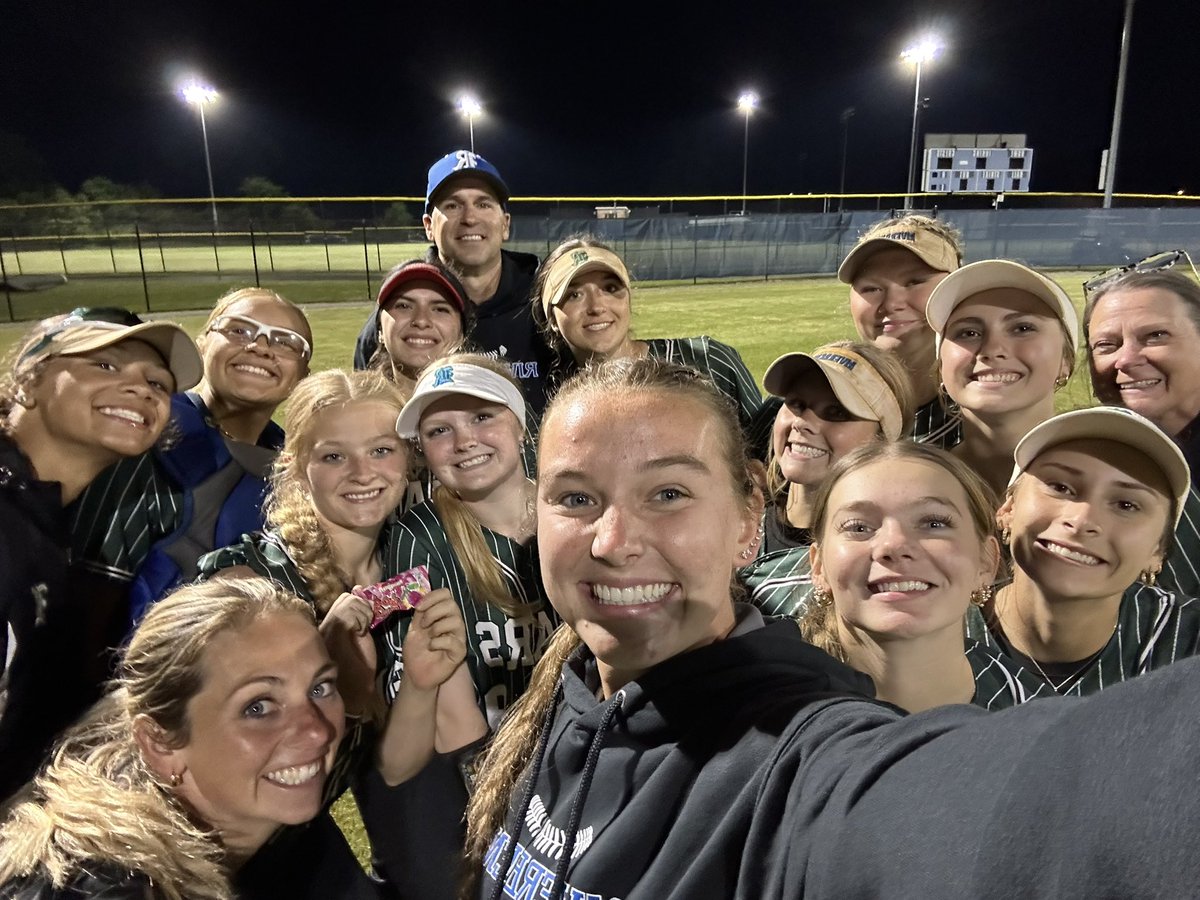 Riverbend Softball (@rbsball) on Twitter photo 14-3 W over BP last night! Finished out the season 12-0 in the district!
11 hits on the night including 3 from <a href="/RyleighLivesay9/">Ryleigh Livesay 2026</a>, 2 from <a href="/jamesonsnell26/">Jameson Snell 2026</a>, <a href="/Chloe_King28/">Chloe King 2026</a>, <a href="/KenzieThomas05/">Makenzie Thomas</a>!
<a href="/Chloe_King28/">Chloe King 2026</a> & <a href="/jamesonsnell26/">Jameson Snell 2026</a> got the W!
<a href="/KenzieThomas05/">Makenzie Thomas</a> was 💍 pop player w/ a 💣! 14-3 W over BP last night! Finished out the season 12-0 in the district!
11 hits on the night including 3 from <a href="/RyleighLivesay9/">Ryleigh Livesay 2026</a>, 2 from <a href="/jamesonsnell26/">Jameson Snell 2026</a>, <a href="/Chloe_King28/">Chloe King 2026</a>, <a href="/KenzieThomas05/">Makenzie Thomas</a>!
<a href="/Chloe_King28/">Chloe King 2026</a> & <a href="/jamesonsnell26/">Jameson Snell 2026</a> got the W!
<a href="/KenzieThomas05/">Makenzie Thomas</a> was 💍 pop player w/ a 💣!
