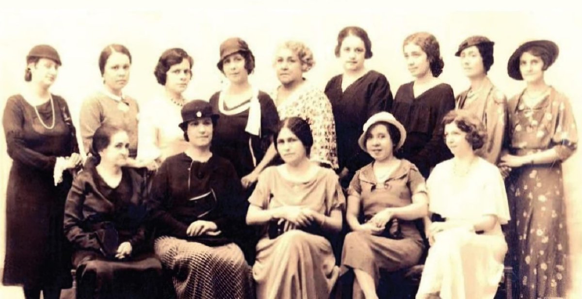 Hoy conmemoramos el Día Nacional de las Sufragistas.
En el PRD honramos a las mujeres que abrieron el camino al voto y la participación política.

Su lucha es nuestro compromiso.
#DíaDeLasSufragistas #PRDContigo