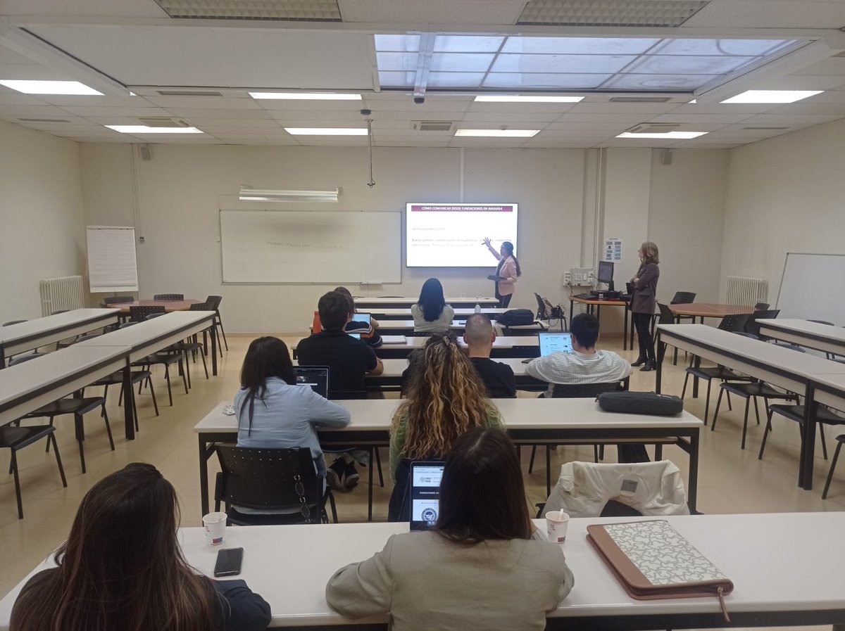 Cátedra Economía Social y Cooperativismo (@cesocialycoop) on Twitter photo 📸Hoy viernes, el alumnado del Título de Experto en gestión de empresas de Economía Social y cooperativas de <a href="/UNavarra/">UPNA - Universidad</a> ha contado con <a href="/MiriamMarton/">MIRIAM MARTON</a> , gerente de <a href="/empleo_na/">Empleo - Lansare</a> , y con Yosune Villanueva y Gemma Merino, de <a href="/FundacNavarra/">FundacionesdeNavarra - Nafarroako Fundazioak</a> ¡Aprendizaje en acción! 💼🤝 #EconomíaSocial 📸Hoy viernes, el alumnado del Título de Experto en gestión de empresas de Economía Social y cooperativas de <a href="/UNavarra/">UPNA - Universidad</a> ha contado con <a href="/MiriamMarton/">MIRIAM MARTON</a> , gerente de <a href="/empleo_na/">Empleo - Lansare</a> , y con Yosune Villanueva y Gemma Merino, de <a href="/FundacNavarra/">FundacionesdeNavarra - Nafarroako Fundazioak</a> ¡Aprendizaje en acción! 💼🤝 #EconomíaSocial
