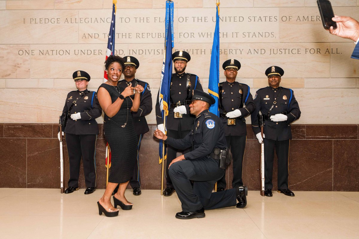 CapitolPolice's tweet image. She said YES! Congratulations to one of our recruits who proposed to his girlfriend, after the new officer was sworn into the United States Capitol Police family. What a day! 💍