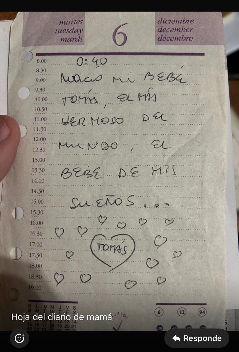 crybirdie_'s tweet photo. Me largué a llorar en el bondi como una tarada porque mi viejo nos pasó esta foto del diario de mi mamá de hace 30 años. Cómo vas a amar tanto a alguien 😭 https://t.co/Yuo9Xzo57Q