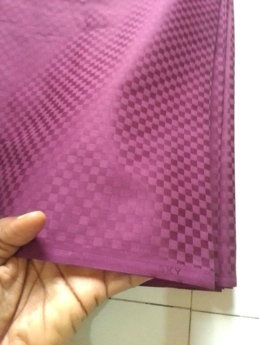 Fatyemfabrics's tweet image. ATIKU FABRICS 👇 ❤️💋
#beautifuldesign❤️❤️ #beautifulcolours 
1st- majenta colour
2nd- black colour 
3rd- white
DM for price or 📱08035002842/08026441248

#fabricvendor #fabricstore #fatyemfabrics #fabriclovers