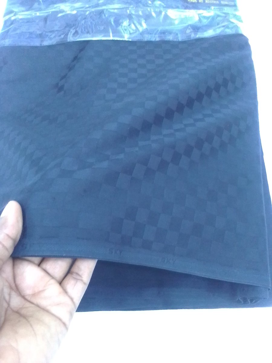 Fatyemfabrics's tweet image. ATIKU FABRICS 👇 ❤️💋
#beautifuldesign❤️❤️ #beautifulcolours 
1st- majenta colour
2nd- black colour 
3rd- white
DM for price or 📱08035002842/08026441248

#fabricvendor #fabricstore #fatyemfabrics #fabriclovers