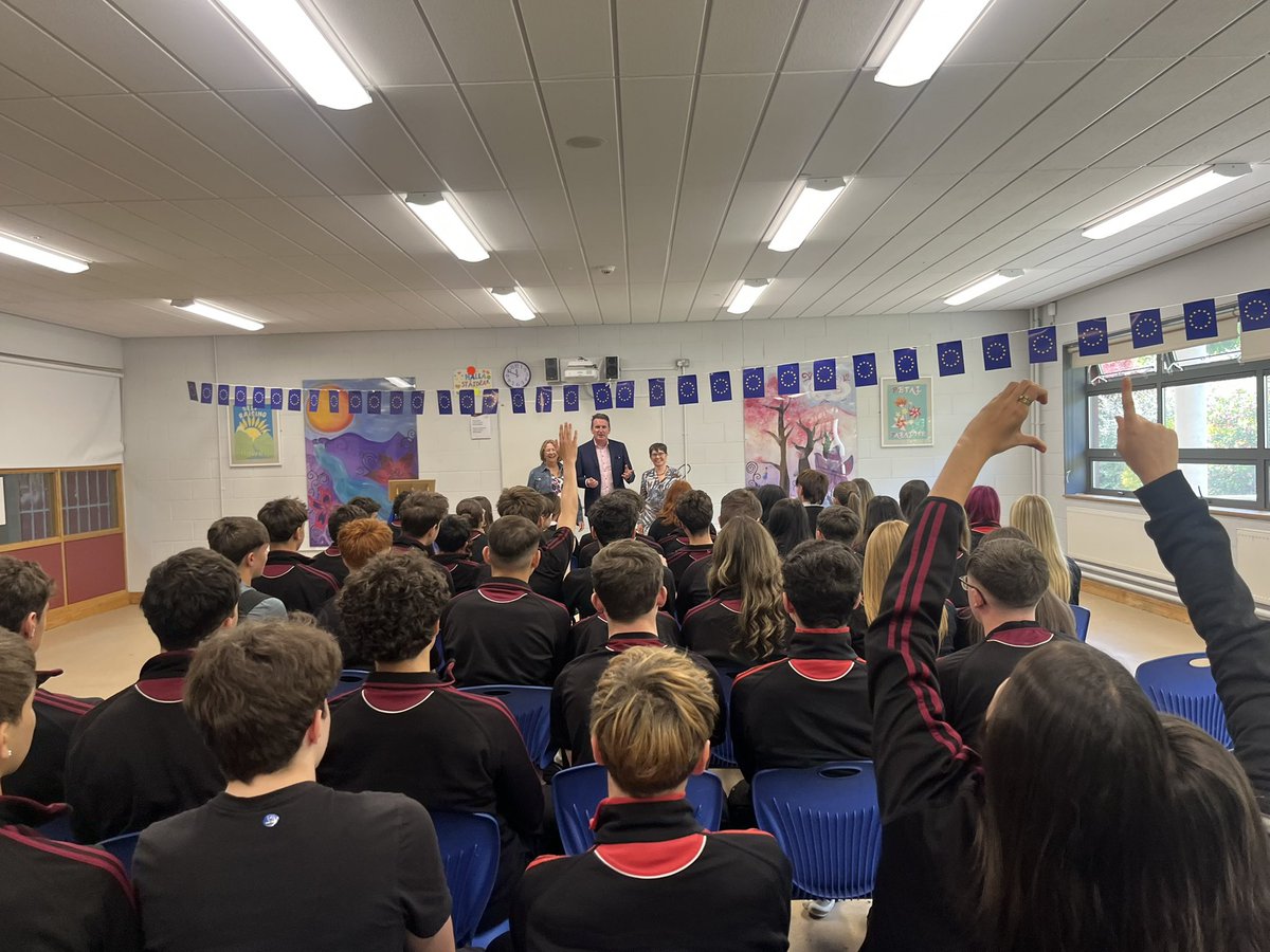 Lettie Mc Carthy (@lettiemccarthy) on Twitter photo Great to have MEP Aodhán Ó Ríordáin in <a href="/BallinteerCS/">Ballinteer Community School</a> on #CulturalDay. Thanks to Ms. Duggan for organising the visit Great to have MEP Aodhán Ó Ríordáin in <a href="/BallinteerCS/">Ballinteer Community School</a> on #CulturalDay. Thanks to Ms. Duggan for organising the visit