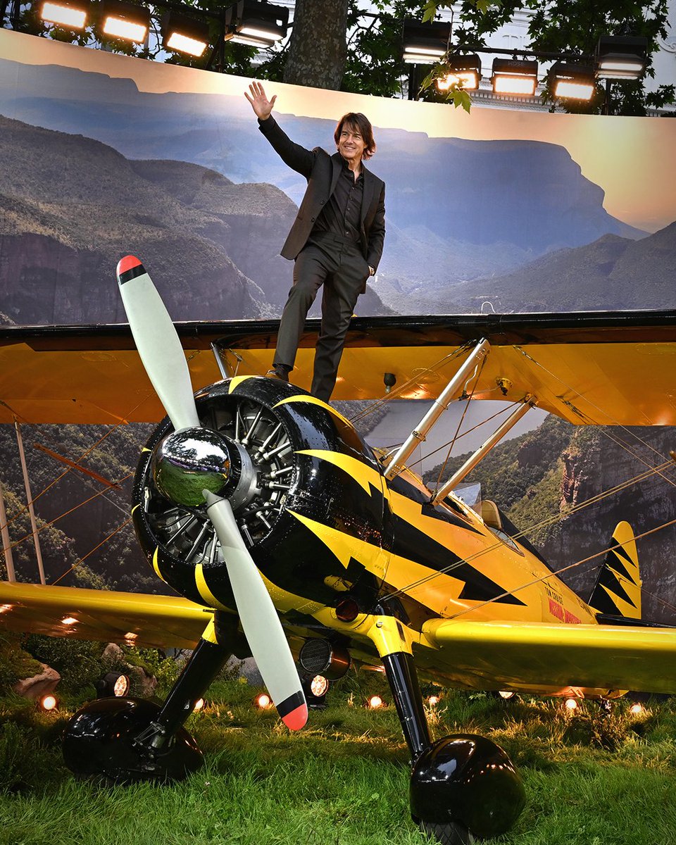 TomCruise's tweet photo. London, this city has been part of our journey from the start. I was so proud to share it with the remarkable cast and crew who made it possible. Thank you for welcoming us back. https://t.co/EjO3WqOaZs