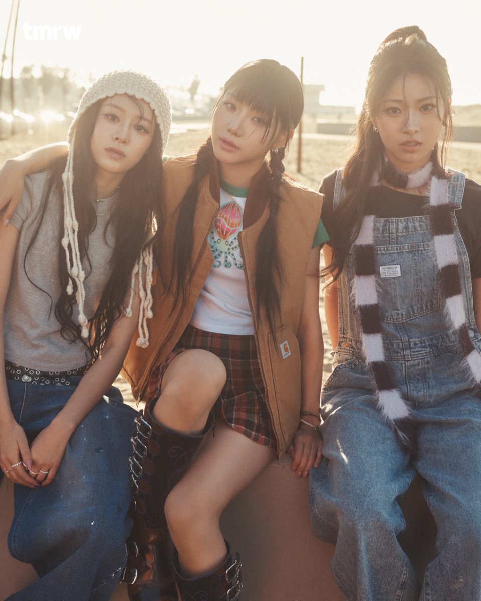 tmrwmag's tweet photo. ablume’s debut, “Echo”, marks a new chapter — softer, sharper, and deeply their own. Rooted in trust and clarity, they’re growing on their own terms.  Read their story of healing and reinvention.
https://t.co/9vEXucFkiV

 #ablume #Echo #Kpop #tmrwexclusive https://t.co/GGZ9JvEcFD