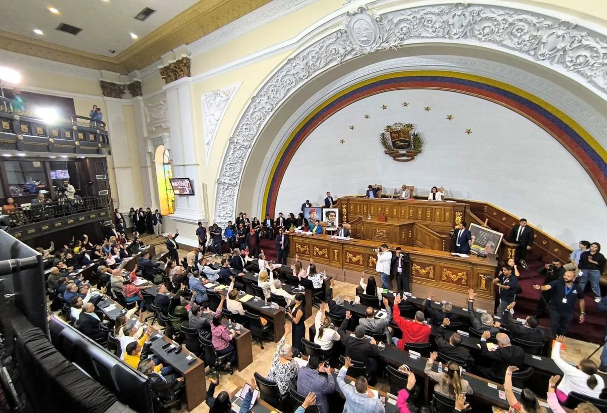 ReporteYa's tweet photo. #16May #AN2020 #EleccionesVE
La Asamblea Nacional 2020 lleva 35 días sin sesionar. Desde el #10Abr no se realizan plenarias. La directiva y varios diputados están enfocados en la campaña para las parlamentarias del #25May. - @el_carabobeno
#VacaMediatica https://t.co/FgxGA0sotK