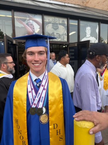 DuchesneBasebal's tweet photo. (Part 1)
Congratulations to our seniors who graduated last night!๐โจ
WE ARE SO PROUD OF YOU! ๐ ๐
#DHSClassOf2025 #DHSPioneers #SeniorYear #HighSchoolGrad #StudentAthlete #HighSchoolBaseball #GraduationDay #WeMadeIt https://t.co/PbLsCly01l