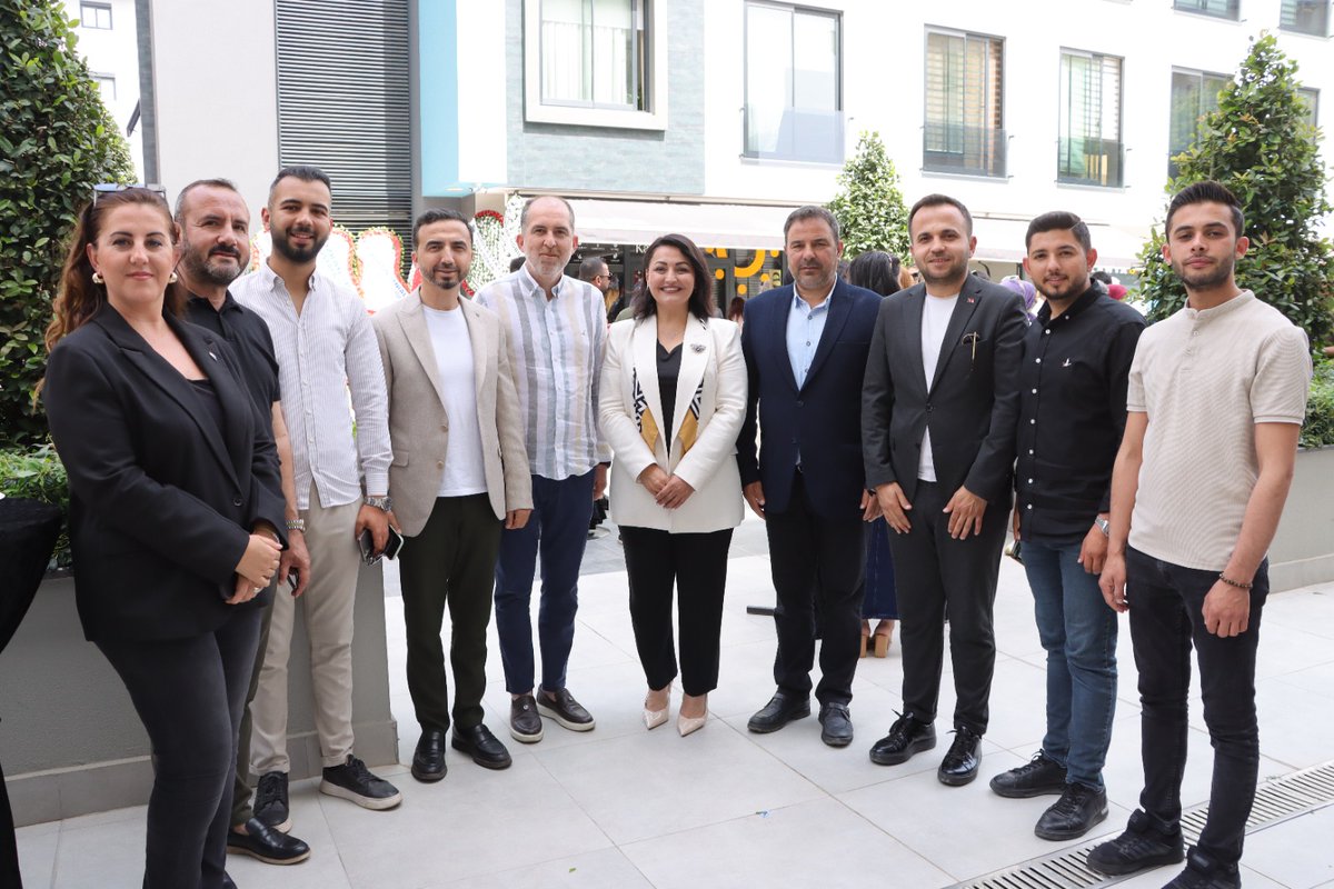 Şube Başkanımız Sn. Celil KARA, Genç MÜSİAD Alanya Başkanımız Sn. Tunahan KARAPULAT ve YK Üyelerimizle birlikte Alanya Girişimci İş Kadınları Derneği’nin açılış programına katılım sağladık.
Yeni derneğin, Alanya’mız için hayırlı hizmetlere vesile olmasını temenni ederiz.