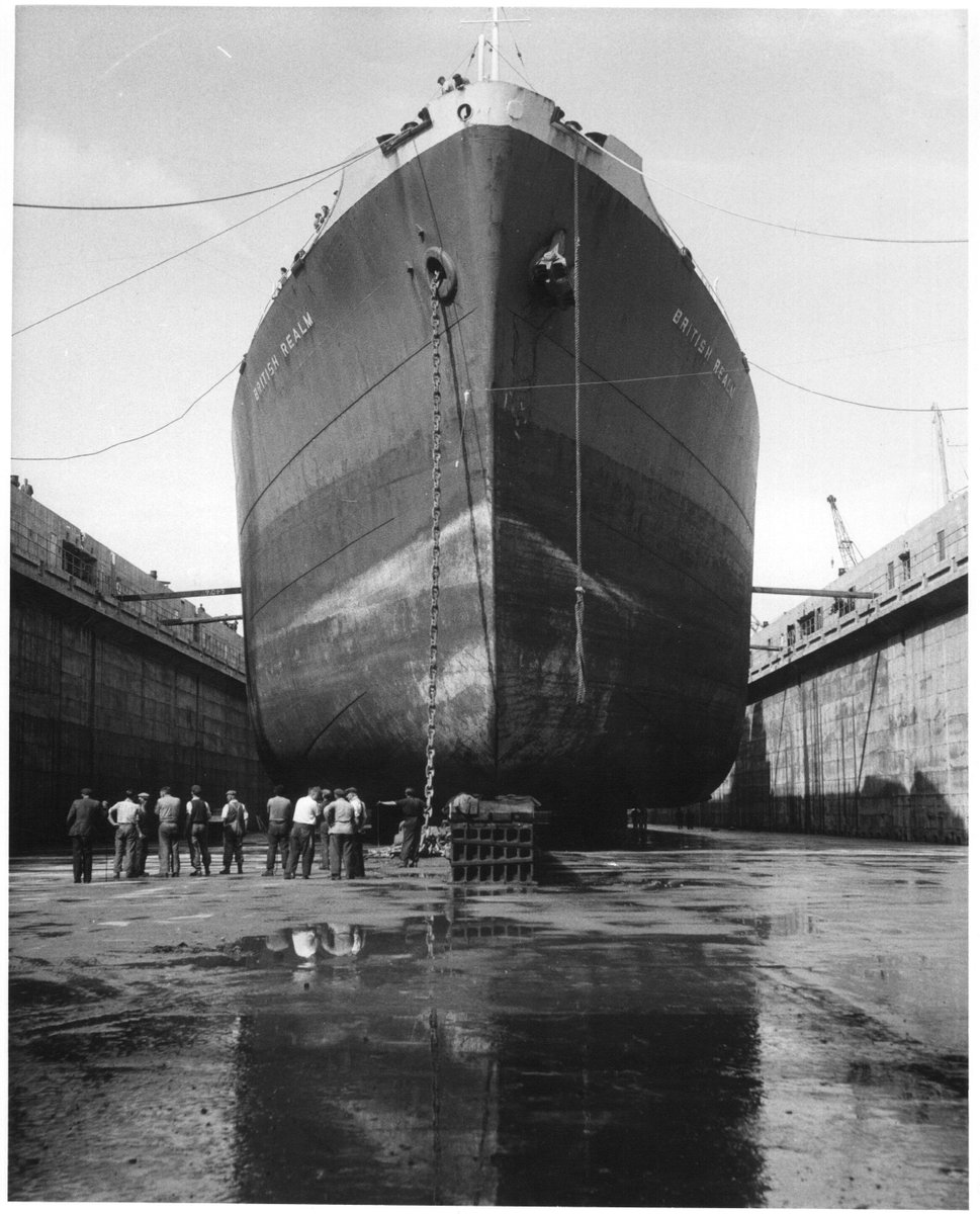 📅 Did you know that the official naming ceremony of the Queen Elizabeth Dock in #Falmouth took place on this day in May 1958? Today it remains one of the largest docks in the UK.#FalmouthDocks #MaritimeHistory #MaritimeHeritage #ArchivePhotograph
