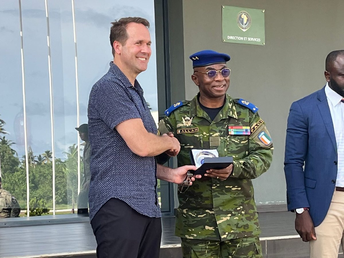 Ivoirowsky's tweet photo. 🇨🇮 🇺🇸Coopération USA - Côte d’Ivoire : lutte contre le terrorisme
SBO Fitrell a visité #flintlock25 où U.S. Africa Command (AFRICOM) la Côte d'Ivoire et des partenaires militaires s'entraînent ensemble à l'AILCT, un important centre international pour contrer les menaces terroristes.