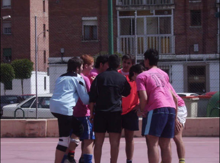 TPeriodismo's tweet photo. 🚨ATENCIÓN, VIEJAS GLORIAS y PERIODISTAS!!⚽️

Llegan al TP 2025 los PARTIDOS de LEYENDAS‼️

➡️Reúne a los mejores de tus años del TP y revive el torneo contra los más clásicos….

😱Las equipaciones, las litronas y el fútbol de siempre para dar cátedra a los nuevos

APÚNTATE YA⬇️ https://t.co/wVaPq3ozhu