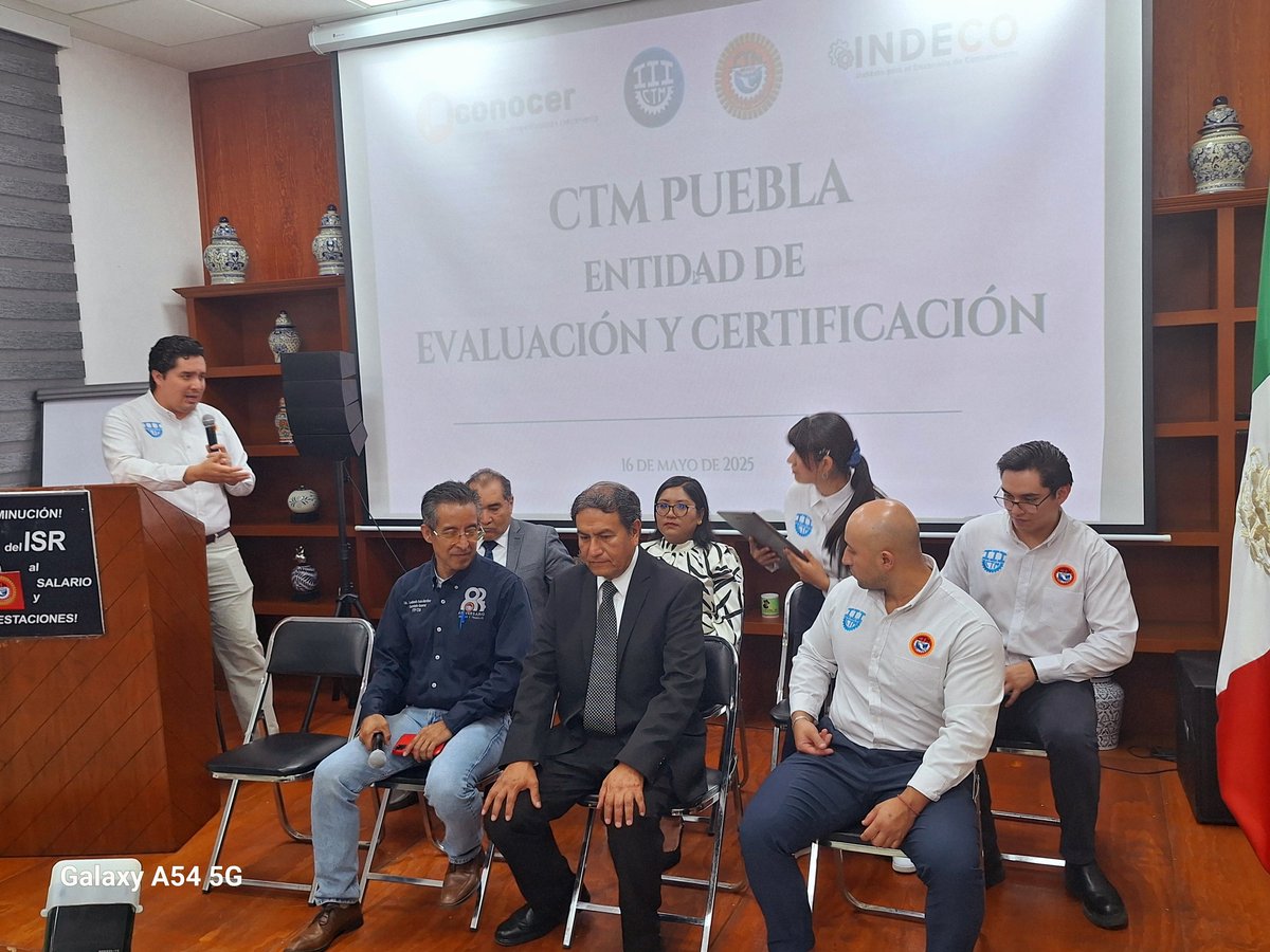 estrada_fr99037's tweet photo. *#ProgramaNacional | Entidad de Evaluación y Certificación, desde las instalaciones de la CTM Puebla, esto se hace posible gracias al liderazgo visionario de @CarlosAceves_ y al liderazgo estatal innovador de Cetemista @leobardosoto Martínez. 🎉💪👏 https://t.co/Js8LbVub5S