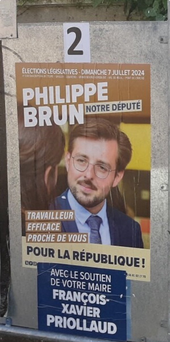 Jerefaislagauch's tweet image. Pour mieux démentir ses propres affiches des dernières législatives, Mr Brun, collaborateur du macronisme, va bientôt nous dire qu’il est de gauche ! 😂🤣😂

On vous mets au défi de trouver sur ces documents de campagne … 

#LogoPS #PartiSocialiste #NFP