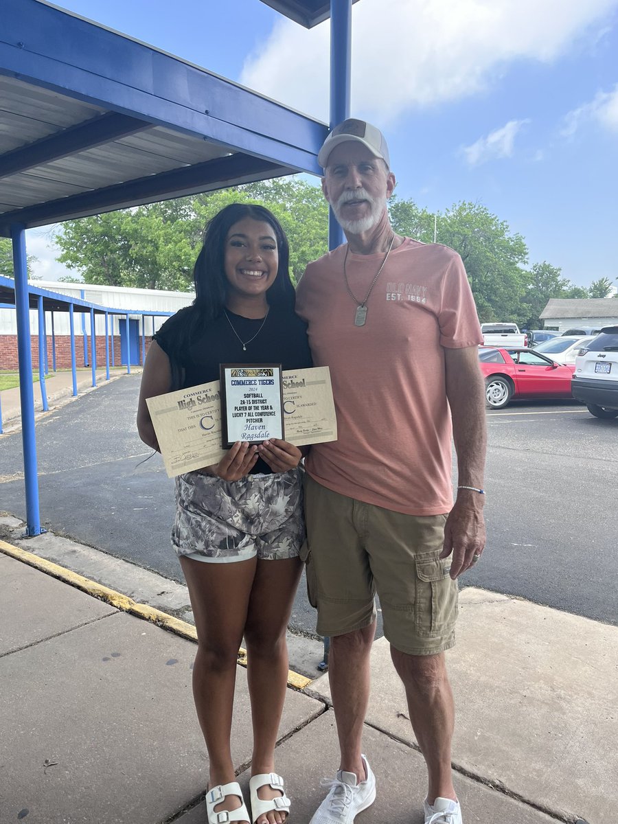 Haven Ragsdale (@havenragsdale) on Twitter photo Last day of school today!! Blessed to be awarded for Player of the year, and lucky 7 all conference pitcher! <a href="/EOSC_Softball/">Eastern Softball 🥎</a> <a href="/PrymePhillips/">Pryme Fastpitch - Phillips</a> <a href="/CoachAnthony31/">Anthony Whisenhunt</a> Last day of school today!! Blessed to be awarded for Player of the year, and lucky 7 all conference pitcher! <a href="/EOSC_Softball/">Eastern Softball 🥎</a> <a href="/PrymePhillips/">Pryme Fastpitch - Phillips</a> <a href="/CoachAnthony31/">Anthony Whisenhunt</a>