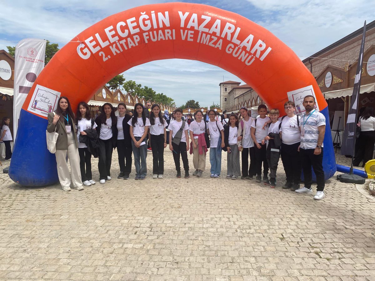 catalca_mem's tweet photo. 📚🖋️İl Millî Eğitim Müdürlüğümüzce yürütülen Geleceğin Yazarları Projesi kapsamında, öğrencilerimizin yazdığı eserlerle şekillenen “2. Kitap Fuarı ve İmza Günü” etkinliğinde Rami Kütüphanesi’nde yerimizi aldık.

@istanbulilmem @MucahitYentur @suleymanceylan https://t.co/Kv4YFufh8V