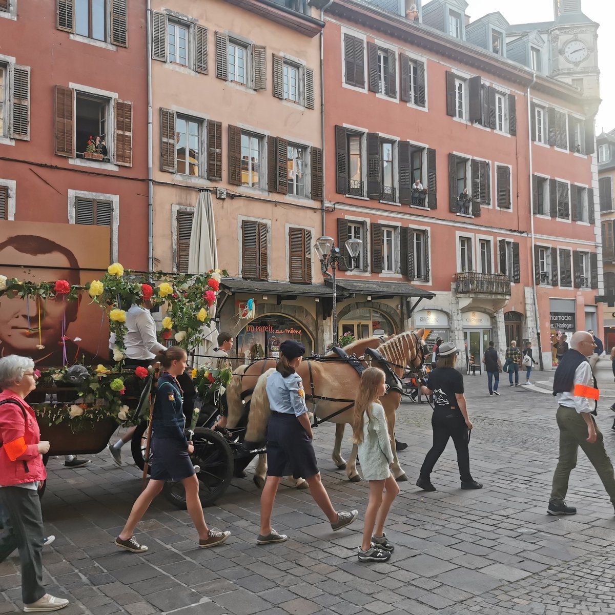 Cortège des reliques de Camille
#béatification #savoie #CamilleCostadeBeauregard #fondationdubocage #chambery
