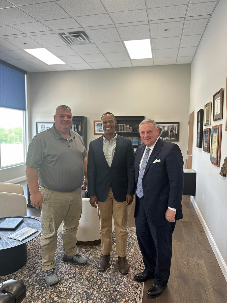 Pastor Jeff Fugate (@drjefffugate) on Twitter photo My Brother <a href="/ChrisFugate10/">Chris Fugate</a> and I enjoyed meeting with <a href="/DanielCameronKY/">Daniel Cameron</a> about his run for US Senate in 2026. He grew up in Elizabethtown KY. Graduated from the UofL in 2008 & Louisville School of Law in 2011. He served Kentucky as Attorney General from 2020 – 2024. He is a My Brother <a href="/ChrisFugate10/">Chris Fugate</a> and I enjoyed meeting with <a href="/DanielCameronKY/">Daniel Cameron</a> about his run for US Senate in 2026. He grew up in Elizabethtown KY. Graduated from the UofL in 2008 & Louisville School of Law in 2011. He served Kentucky as Attorney General from 2020 – 2024. He is a