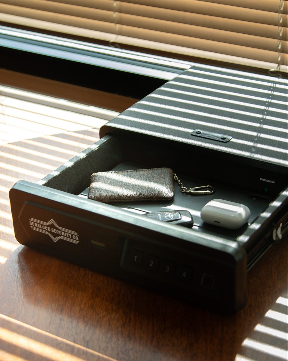 Surelock_Co's tweet photo. QuickTouch Drawer Vault Digital 🔒

This vault is small, discreet and can securely hold a handgun or other small documents and valuables and features stealth opening technology 

#surelocksecurity #quicktouch #storage #gunsafe #drawer https://t.co/h9TV5tNHiD