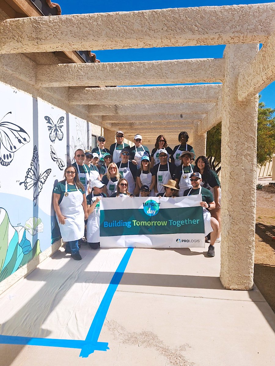 StJudesRanch's tweet image. They’re usually focused on logistics real estate but today @Prologis is here creating art. 🦋🎨🖼️
AND making an impact!
Thank you to these wonderful volunteers for creating a beautiful mural here at the St. Jude’s Ranch for Children campus!
#CommunityofHope #PLDIMPACT #mural
