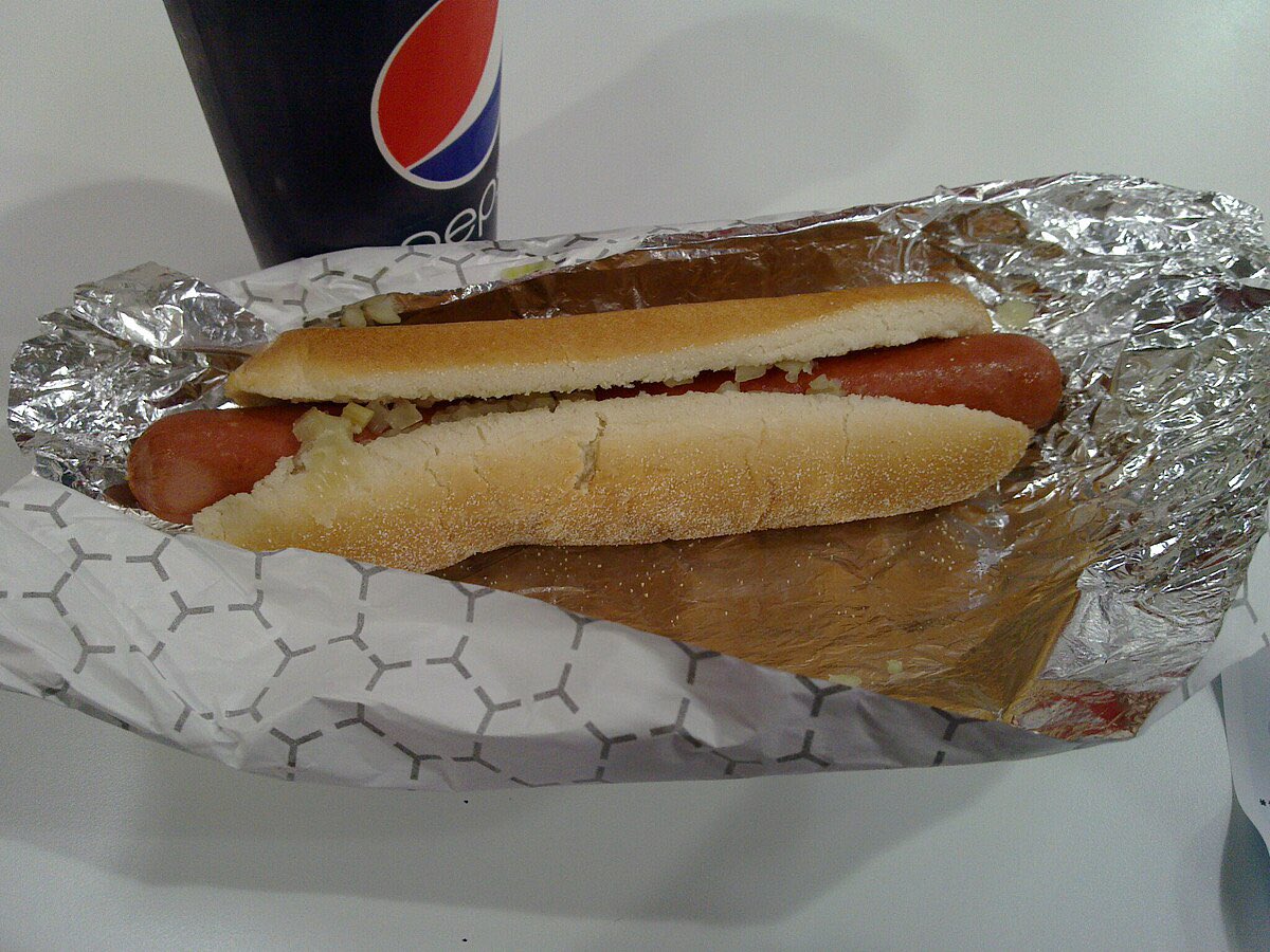 Nxriously's tweet photo. @betomustdie No te deprimas Beto, acuérdate que existen los hot dogs del Costco y la Fanta de naranja https://t.co/wiEaqCHhnN