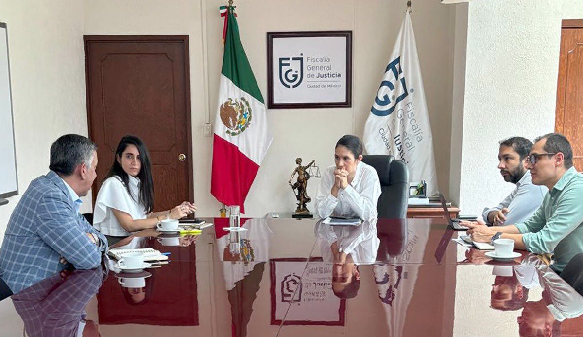 Fiscalía CDMX (@fiscaliacdmx) on Twitter photo Hoy se designó a la abogada, Adriana Greaves <a href="/adygreaves/">Ady Greaves</a>, al frente de la Unidad de Asuntos Internos, de la Fiscalía CDMX, quien compartió las estrategias para fortalecer el área de Asuntos Internos.
¡Bienvenida! Hoy se designó a la abogada, Adriana Greaves <a href="/adygreaves/">Ady Greaves</a>, al frente de la Unidad de Asuntos Internos, de la Fiscalía CDMX, quien compartió las estrategias para fortalecer el área de Asuntos Internos.
¡Bienvenida!