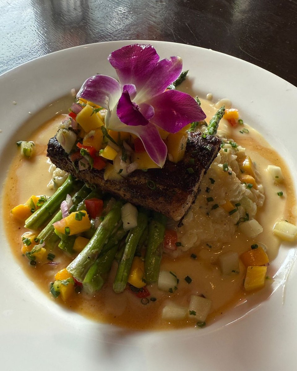 Straight from the dock to SOHO! 🐟  Here's our beautiful, fresh catch for the weekend ~

Blackened Mahi Mahi on Parmesan risotto, with asparagus, fresh mango cucumber salsa, &amp; lemon beurre blanc 🌺

Come dine with us this weekend! 

Book a table: opentable.com/r/soho-atlanta