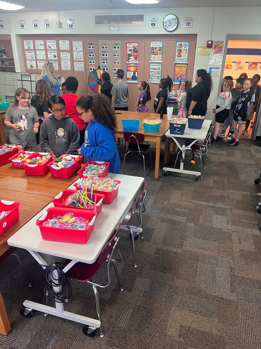 Students <a href="/IPSMcKinley39/">William McKinley 39</a> were treated to a day of snow cones and prize wheel spins for their hard work on end-of-year standardized measures. We 💙💛 our Eagle Scholars!! <a href="/brynn_kardash/">Brynn Kardash</a>