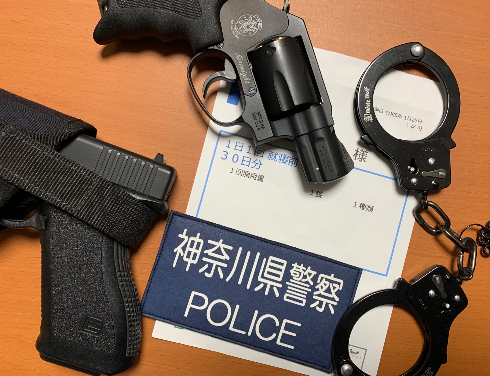 捜査官珠里🔫BCCT銃器特定班 on X: XXX占拠 占拠シリーズ続編おめでとうございます！ プロップガン 大病院占拠 武蔵刑事 VS  鬼👹 ※画像のトイガン、警察用品(神奈川県警ワッペンはレプリカ)等は私物です。弾は実弾ではありません。 櫻井翔 さん t.co  ...