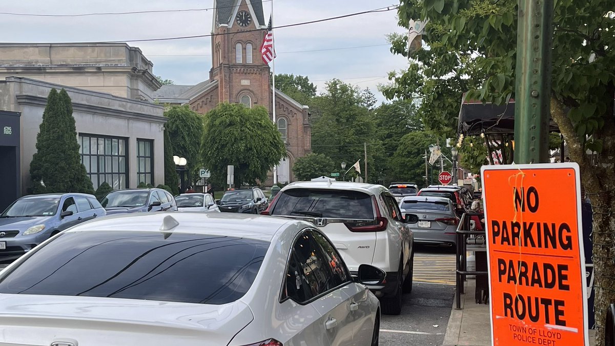 CatskillLife's tweet image. Tomorrow is the Spring Fest 2025 parade and vendors in the town of Lloyd of Highland. No parking btw 6am and 6pm.
Vendors have been setting up since early morning. Let’s enjoy altogether!
#SpringFest2025 #townoflloydny #HighlandNY