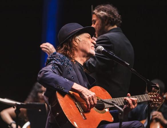 jornalhojeemdia's tweet photo. OOP faz show gratuito com Alceu Valença em praça central de Ouro Preto
https://t.co/FNxgy9UF3h
📷 Rapha Garcia/Instagram OOP
#entretenimento #minas #cultura #música #oop #alceuvalença #valencianas #jornalhojeemdia https://t.co/NhNtupxjGz