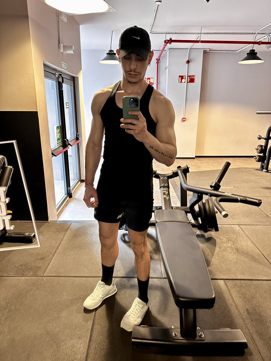 kuuba95's tweet photo. Disciplina - Enfoque - Determinación , vivimos en la casa 🧠🫁👤🦵💪 que construimos, cuidémosla. Se tu propio arquitecto. https://t.co/vHJlEAdx2c