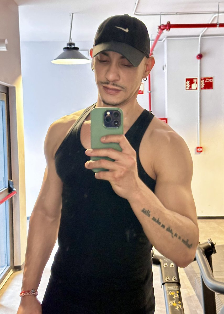 kuuba95's tweet photo. Disciplina - Enfoque - Determinación , vivimos en la casa 🧠🫁👤🦵💪 que construimos, cuidémosla. Se tu propio arquitecto. https://t.co/vHJlEAdx2c