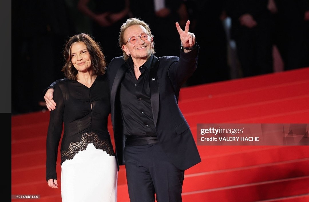 daniDpVox's tweet photo. This Family ❤️ 
#Bono, #AliHewson, #JordanHewson, #ElijahHewson at the #StoriesofSurrender premiere at the #CannesFilmFestival2025 at Palais des Festivals on May 16, 2025 in #Cannes

Ph. ©M.Buckner, ©SAMEER AL-DOUMY, ©A.THUILLIER, 
©V. Hache via @GettyImages 
#U2 #U2NewsIT https://t.co/NG2tilTZ19
