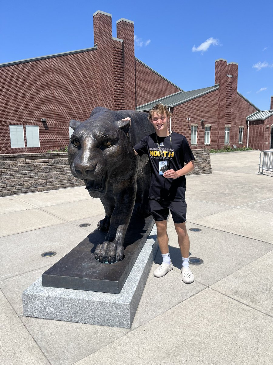 ZacharyBarrow2's tweet photo. Thank you DePauw for the visit today! @DePauwXCTF @ColtSlack https://t.co/EKIa5L3B0x