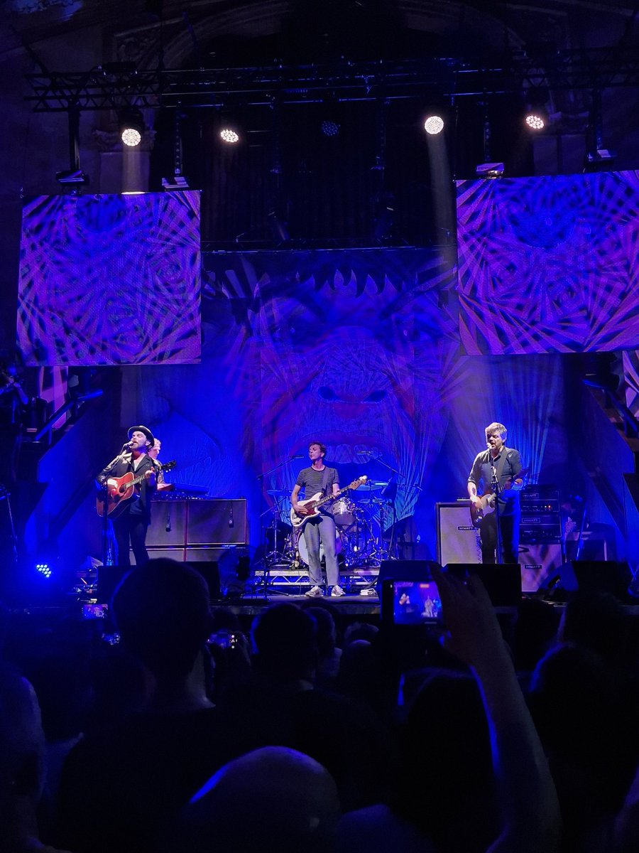 AlisonJSmith70's tweet photo. 30 years of I Should Coco by @SupergrassHQ 🔥 @Alberthallmcr https://t.co/rfjhPp6siY
