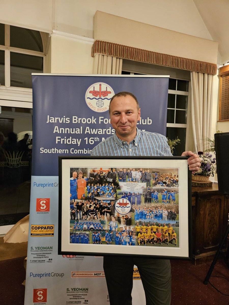 Beakroast's tweet image. Fantastic night celebrating our clubs momentous season, a great way to sign off my time as chairman.
A special club that's going upwards 💙 As I said earlier
It's been a hell of a ride, and honour and a pleasure.
Viva Le Brook 💙💙