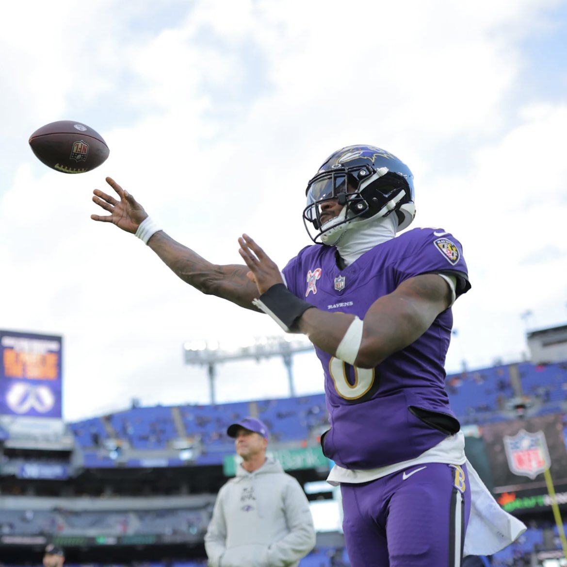 Chris Cooper (@call_me_coop1) on Twitter photo Touch | Anticipation | Accuracy
.
.
.
A thread 🧵 of “layered” throws by <a href="/Lj_era8/">Lamar Jackson</a> #RavensFlock Touch | Anticipation | Accuracy
.
.
.
A thread 🧵 of “layered” throws by <a href="/Lj_era8/">Lamar Jackson</a> #RavensFlock