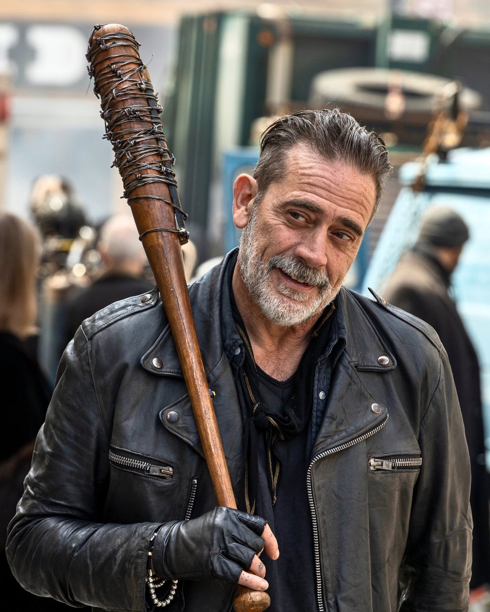 LOOK HOW COOL HE LOOKS 🖤🖤🖤